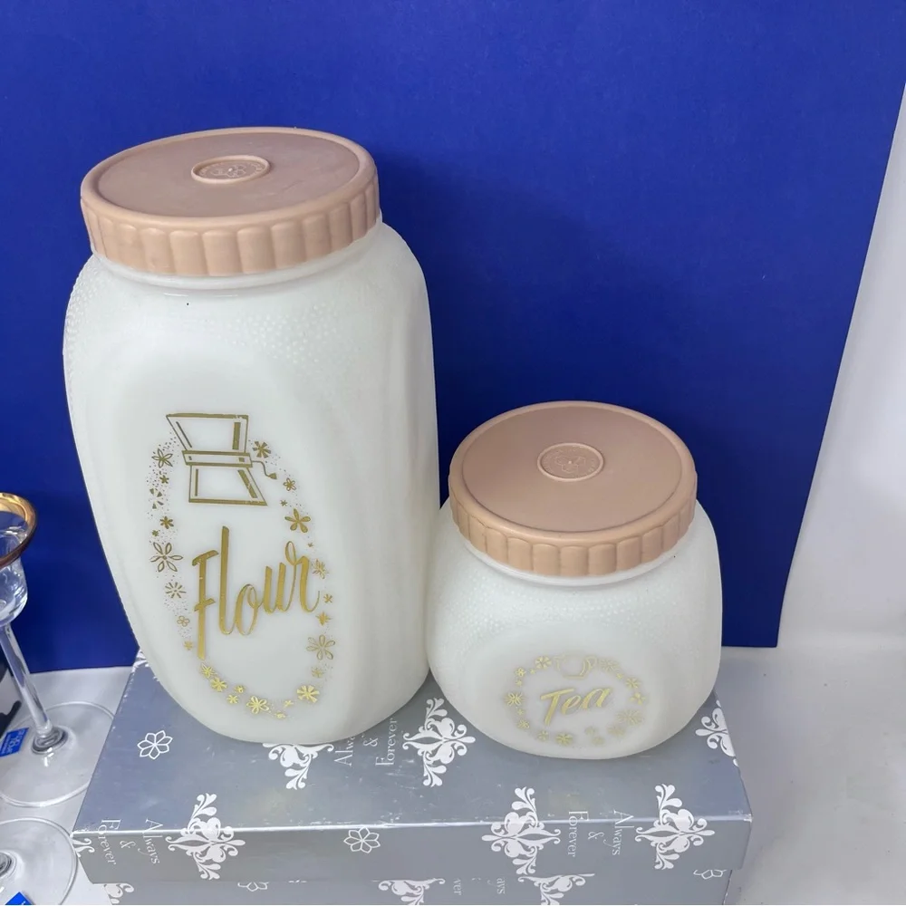 Bee Plastics Inc Canisters Flour Tea 2 pieces